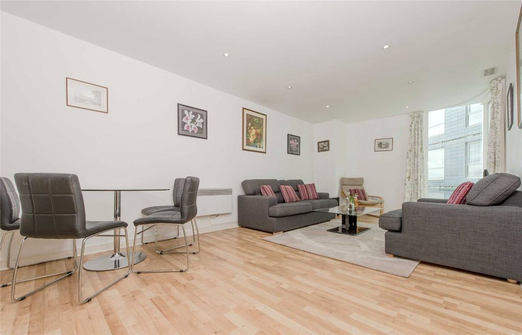 Property photo 1 of 11 Reception Room