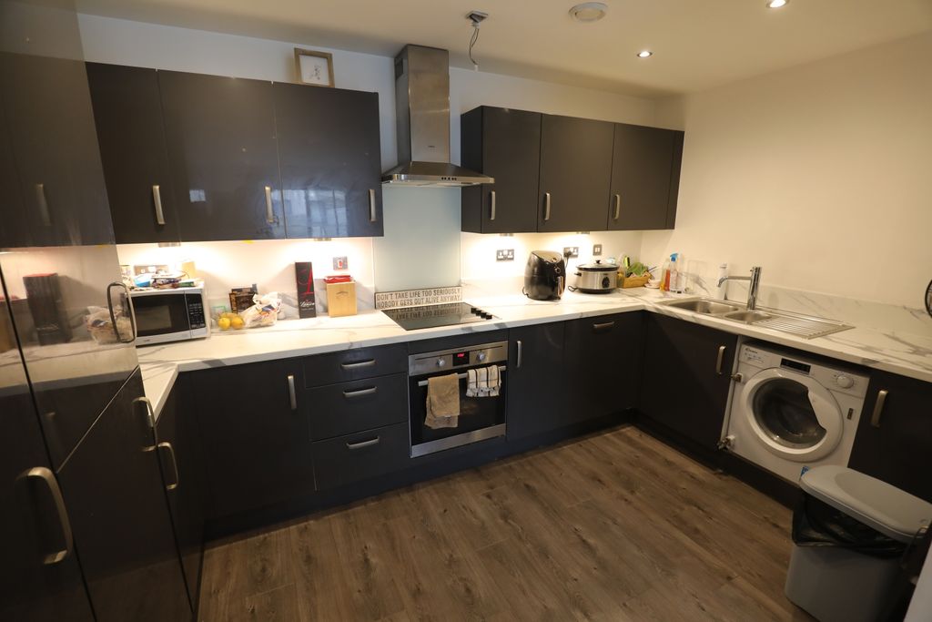 Property photo 3 of 9 8E0A9362