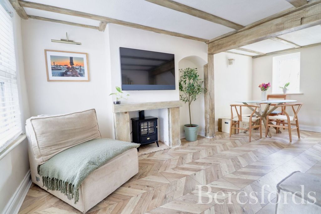 Property photo 2 of 19 Picture 2