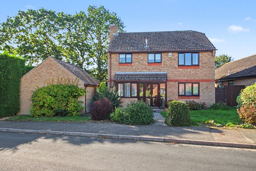 Property photo 3 of 24 1 Spindlewood Drive, Bexhill-On-Sea, East Sussex, Tn39 4Rr