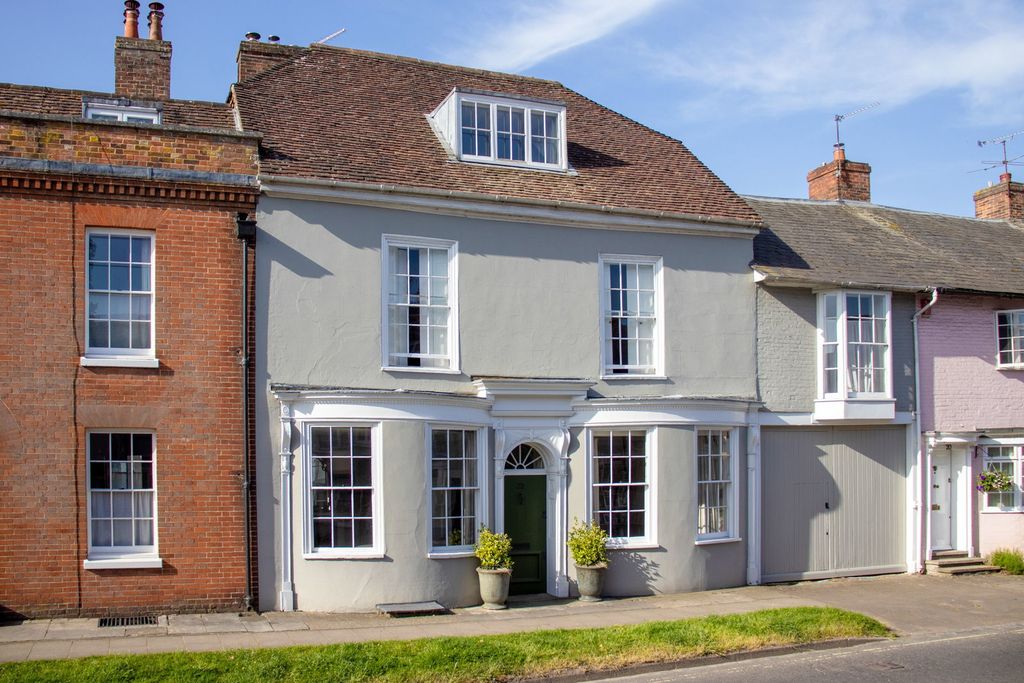 Property photo 1 of 32