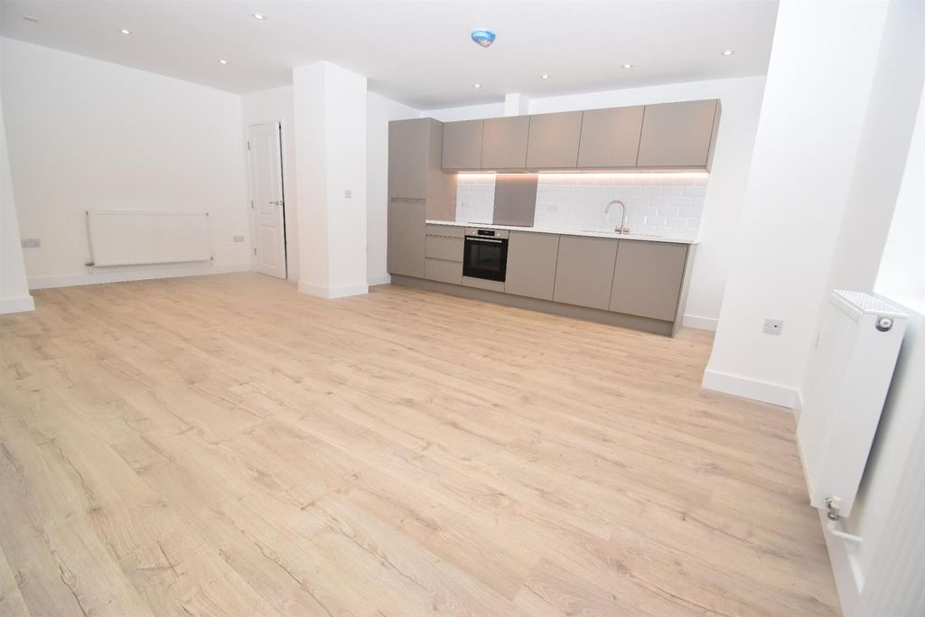 Property photo 3 of 8 Dsc_0015~2.Jpg