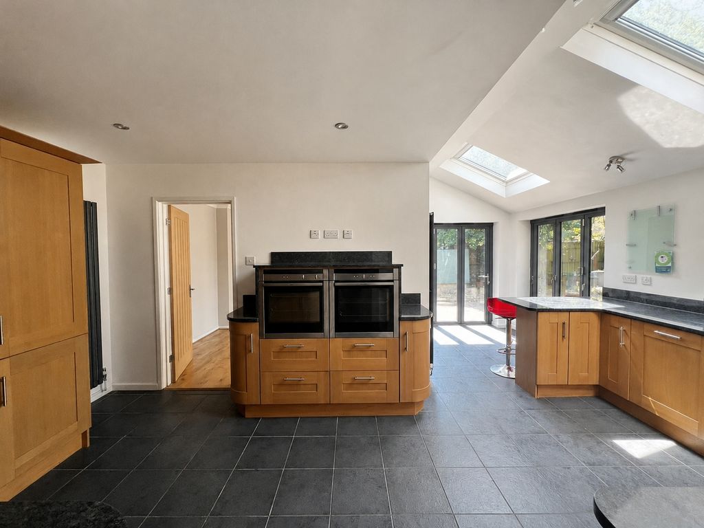 Property photo 2 of 27 Kitchen/Dining Room
