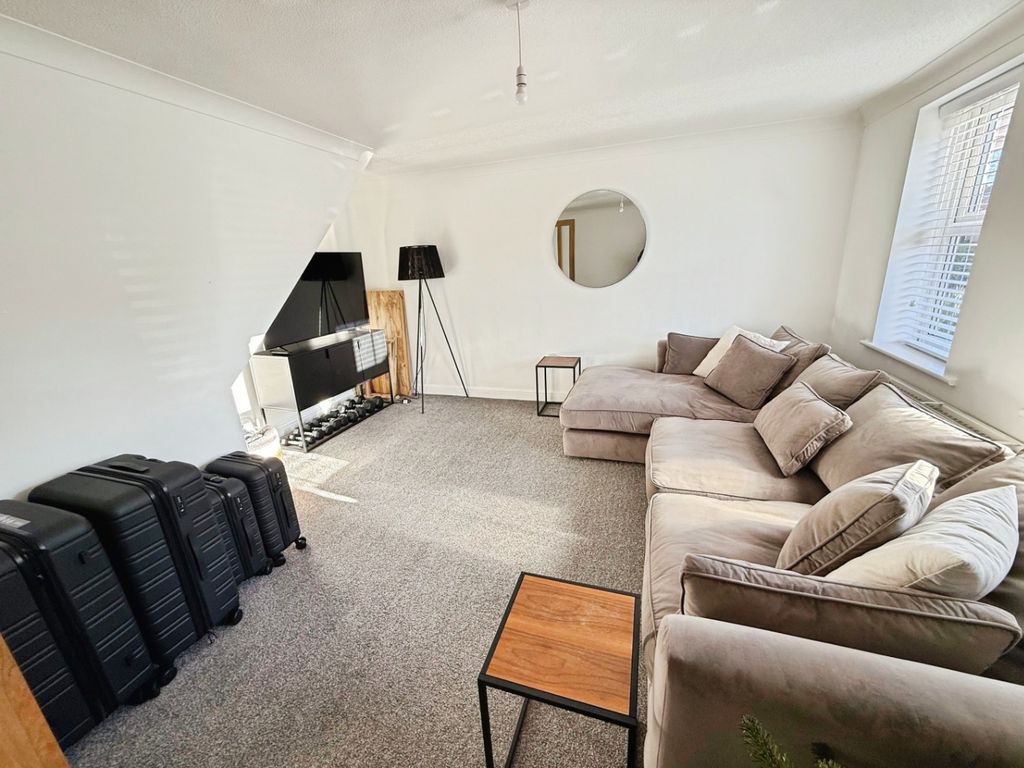 Property photo 3 of 10 4798183