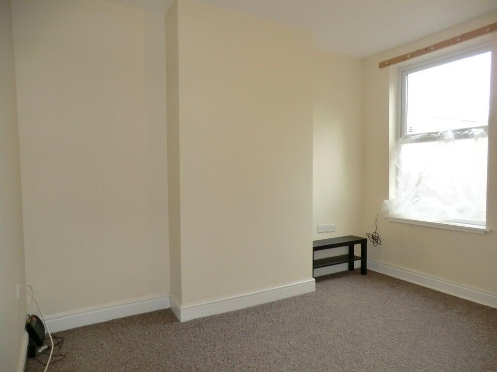 Property photo 2 of 7 43995_101081001136_Img_02_0000