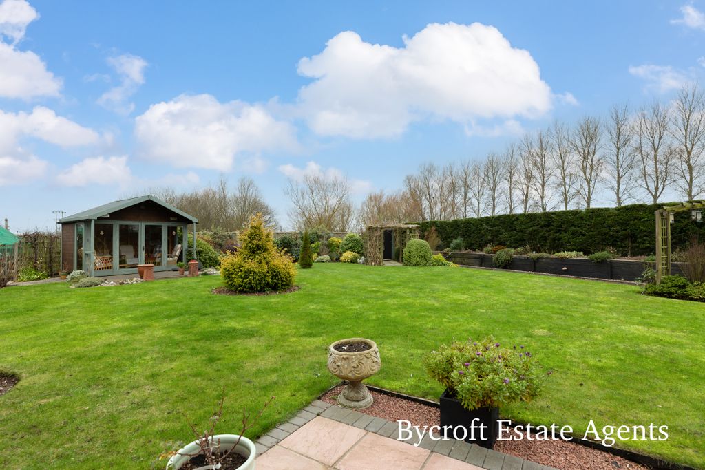 Property photo 2 of 21