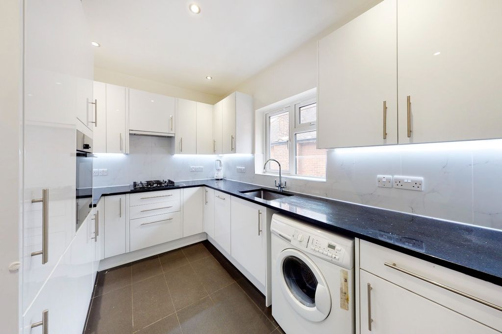 Property photo 3 of 10 1529162