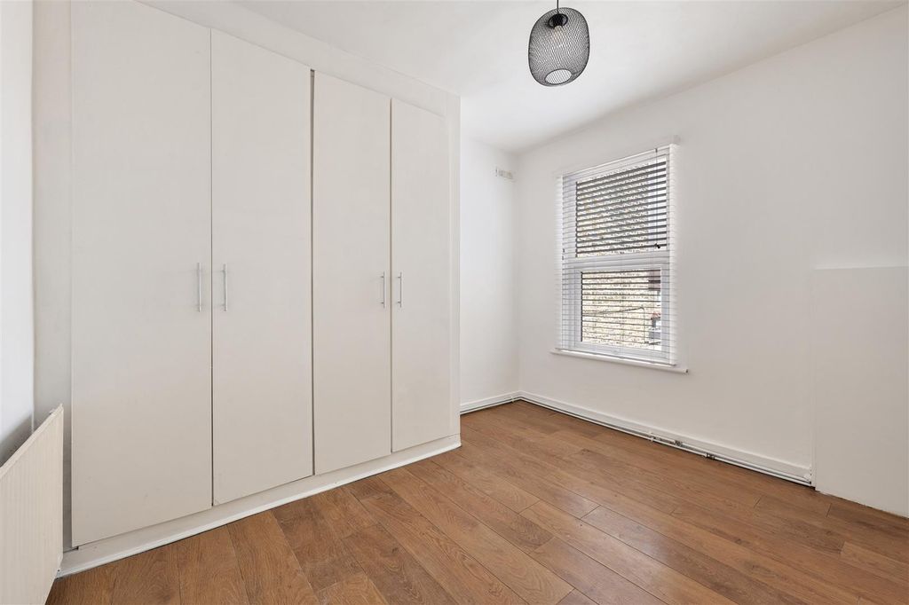 Property photo 3 of 15 Whitney Road, E10