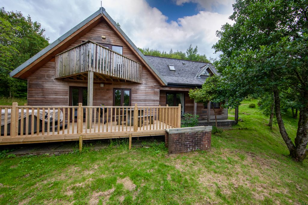 Property photo 2 of 23 1Z6E1011 Duart Exterior