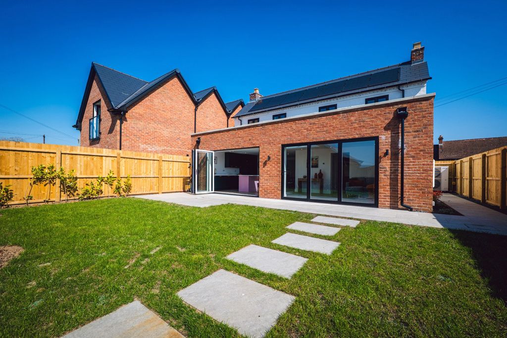 Property photo 2 of 25 Rear Garden