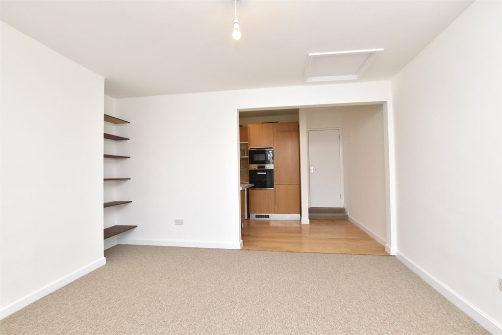 Property photo 3 of 14 Picture No. 52