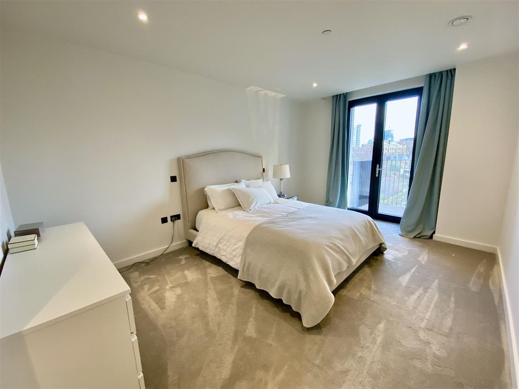 Property photo 1 of 23 Clarendon Court
