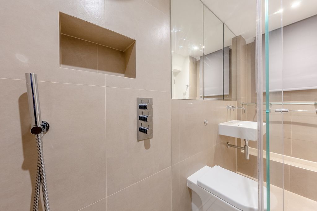 Property photo 3 of 26