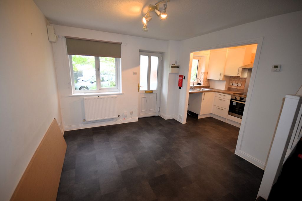 Property photo 2 of 7 Living Room