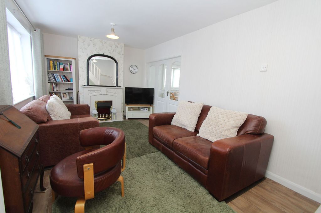 Property photo 2 of 22