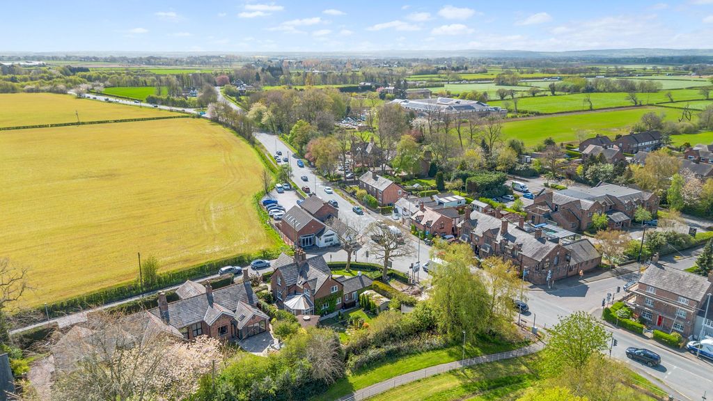 Property photo 2 of 35