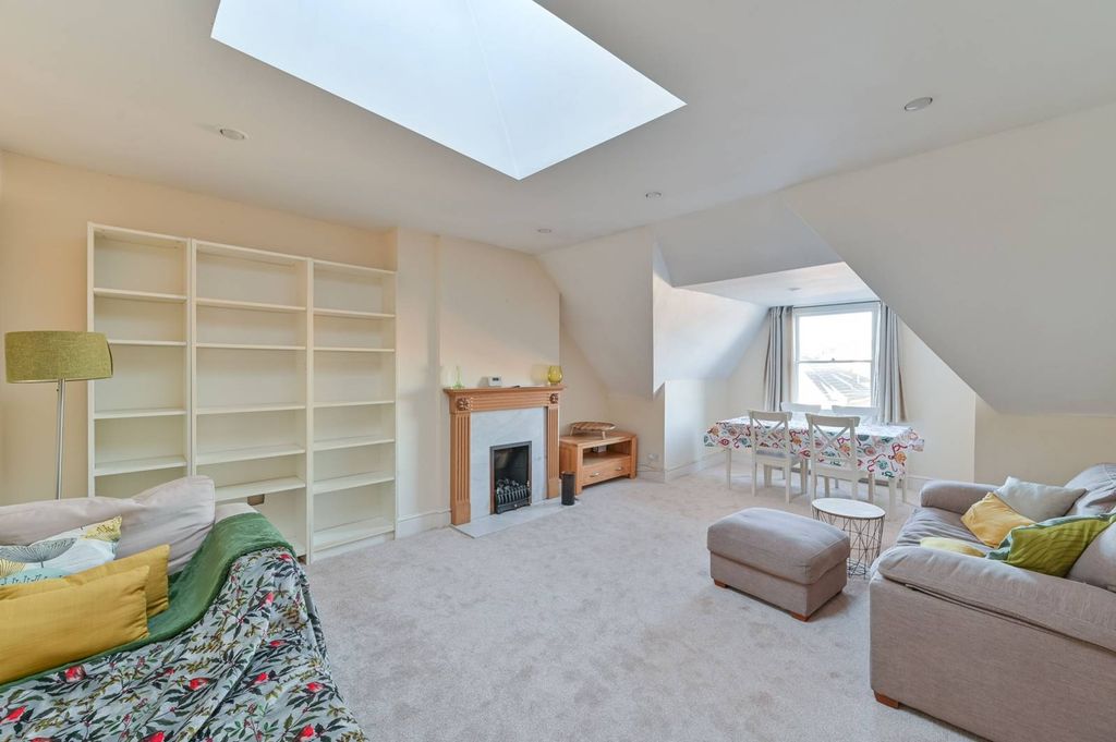 Property photo 1 of 23