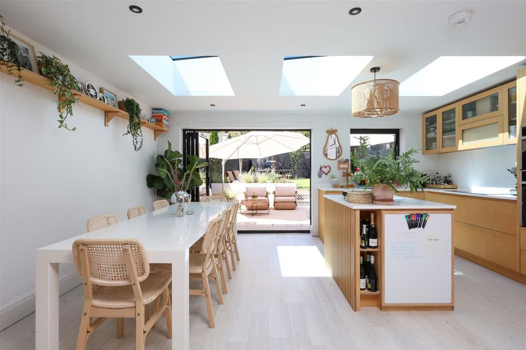 Property photo 1 of 29