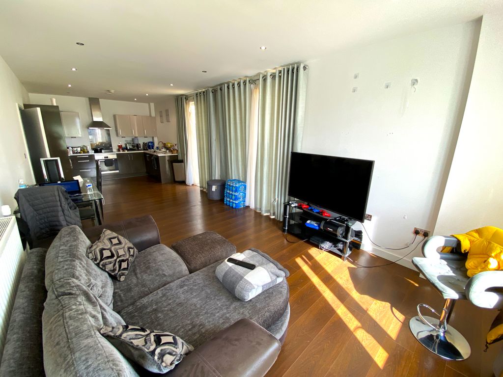 Property photo 2 of 14