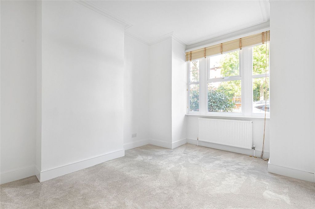 Property photo 2 of 14 Picture No. 04