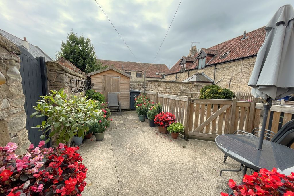 Property photo 2 of 17 16