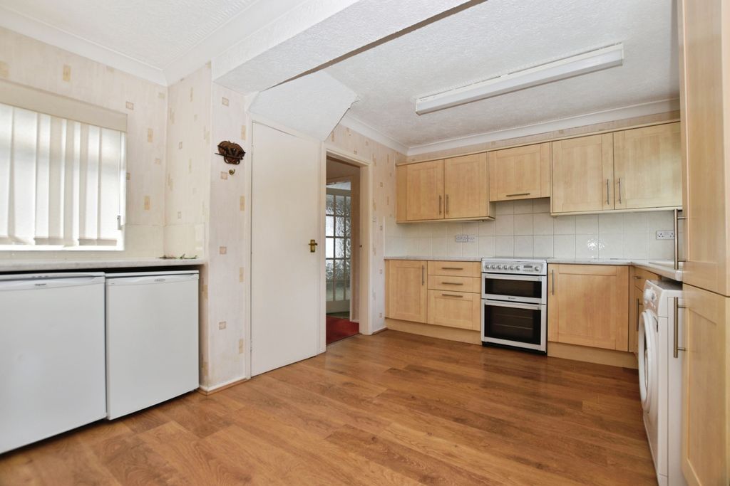 Property photo 2 of 10 Kitchen / Diner