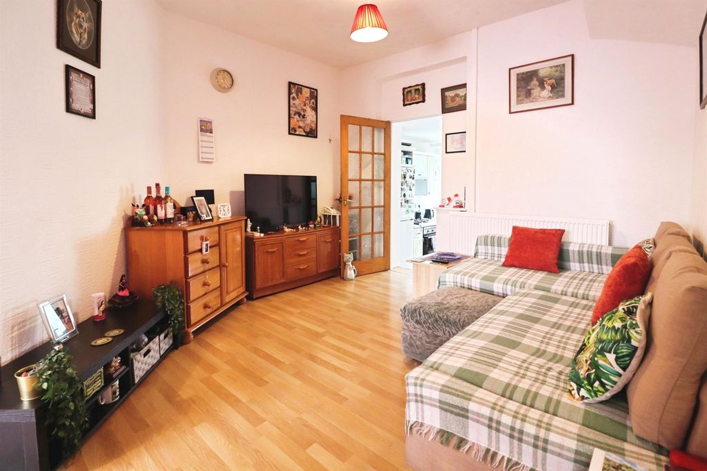 Property photo 2 of 18