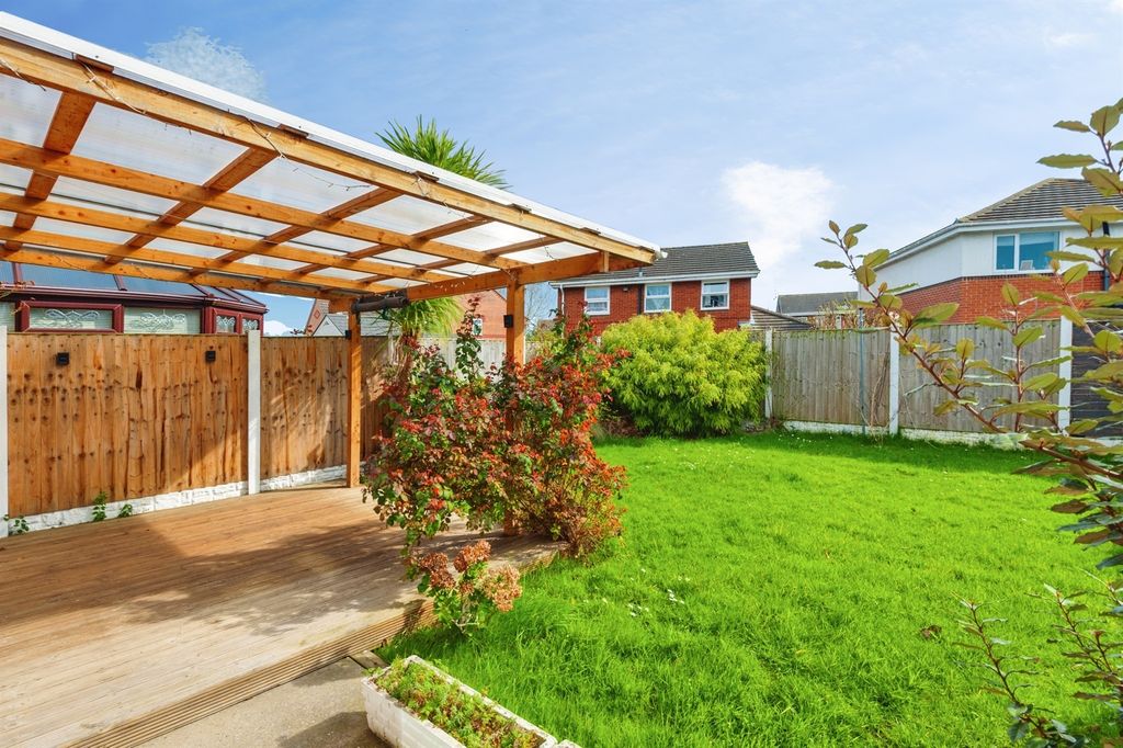 Property photo 2 of 20