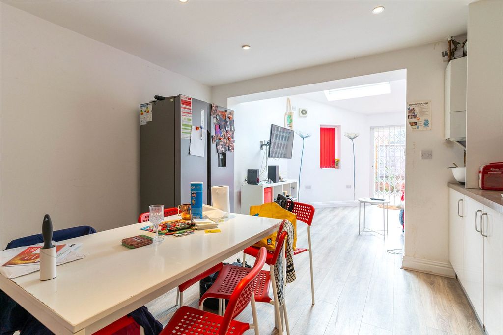 Property photo 3 of 16 Picture No. 05