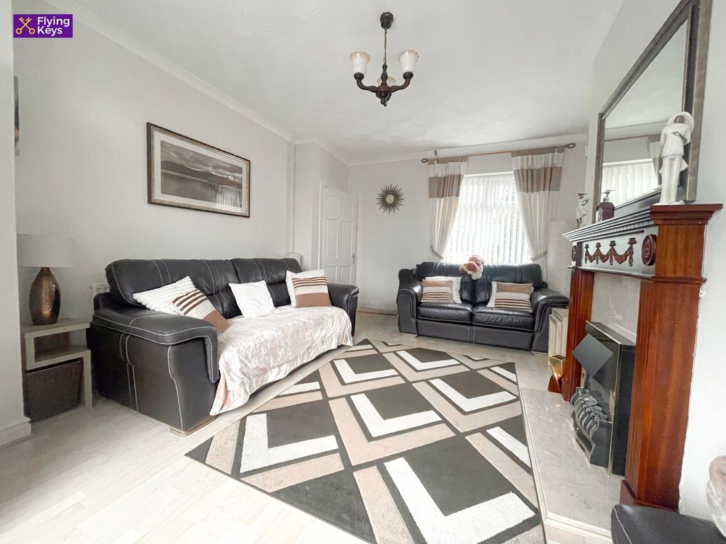 Property photo 3 of 31