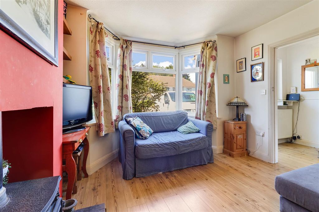 Property photo 3 of 19
