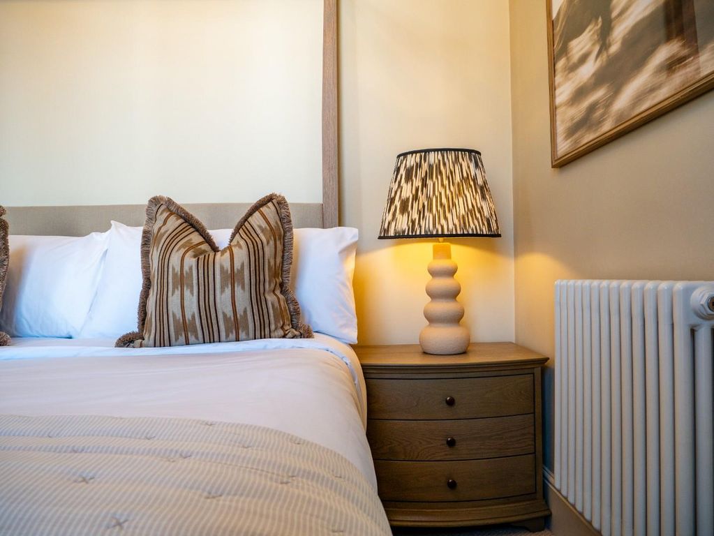 Property photo 2 of 22 Southsea Show Flat Hr-29.Jpg