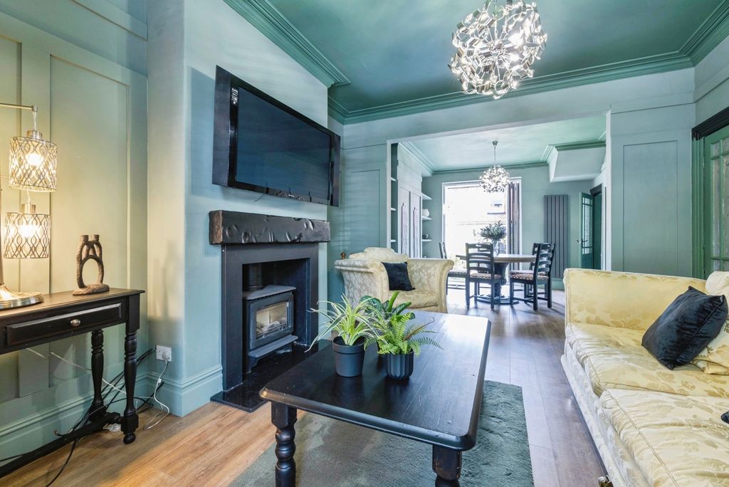 Property photo 3 of 16 Pbox-Img.Jpg