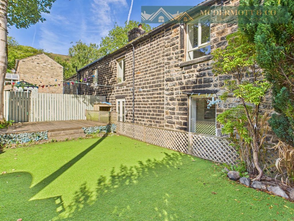 Property photo 1 of 19 Externally