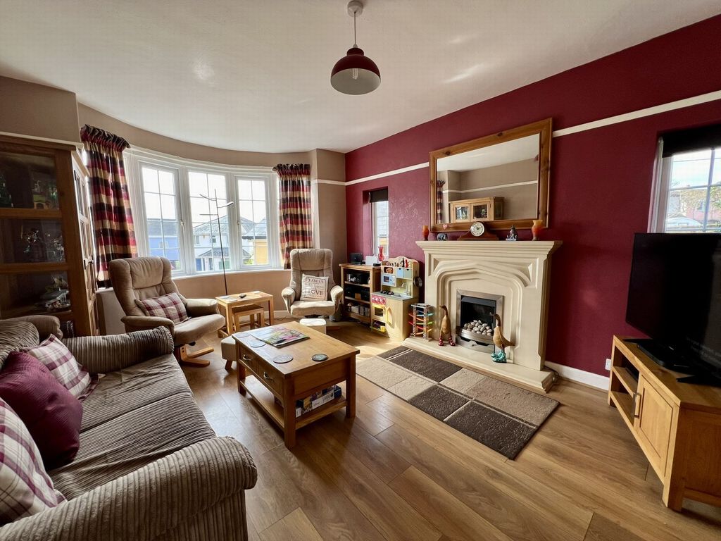 Property photo 1 of 21 Photo 8