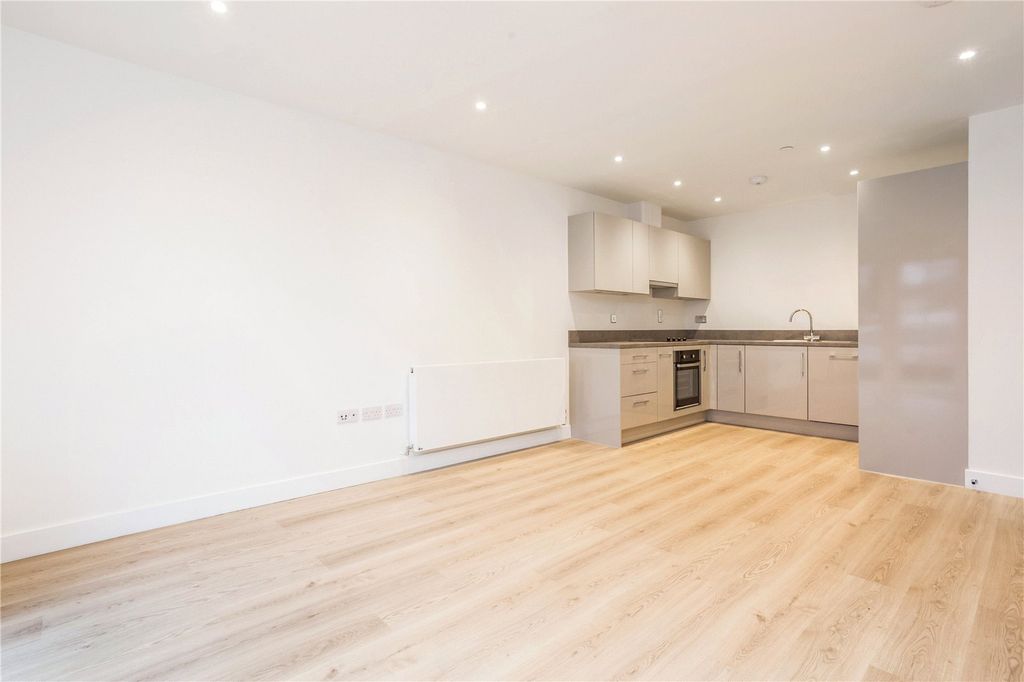 Property photo 2 of 10 Picture No. 12