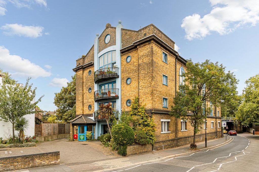 Property photo 1 of 8 1 Chiswick View, 300-320 Acton Lane-1.Jpg