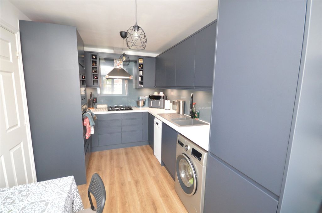 Property photo 3 of 13 Kitchen