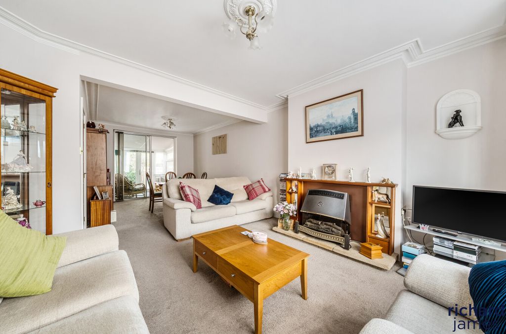 Property photo 2 of 20 9Dfc69d38Ed2441183F441E0bae518Ba