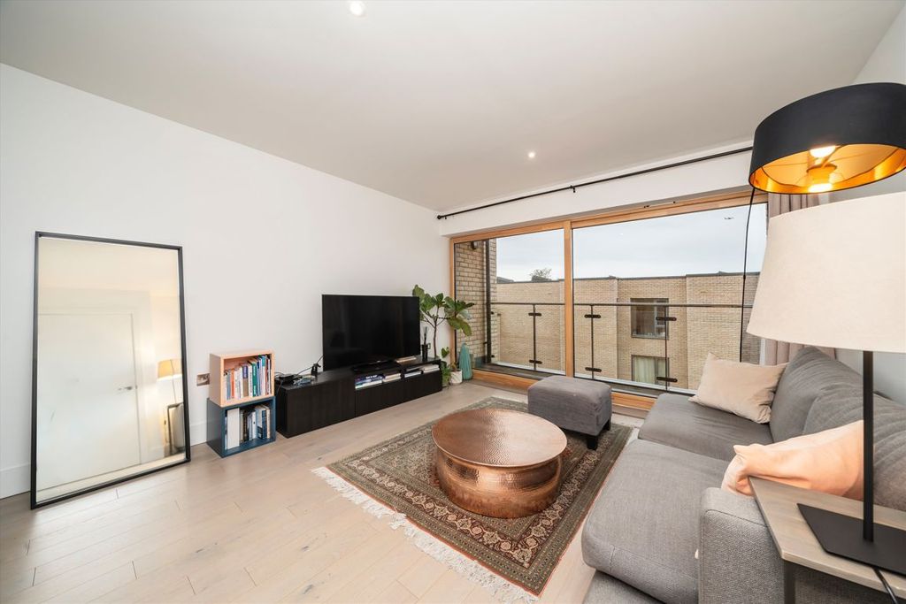 Property photo 2 of 9