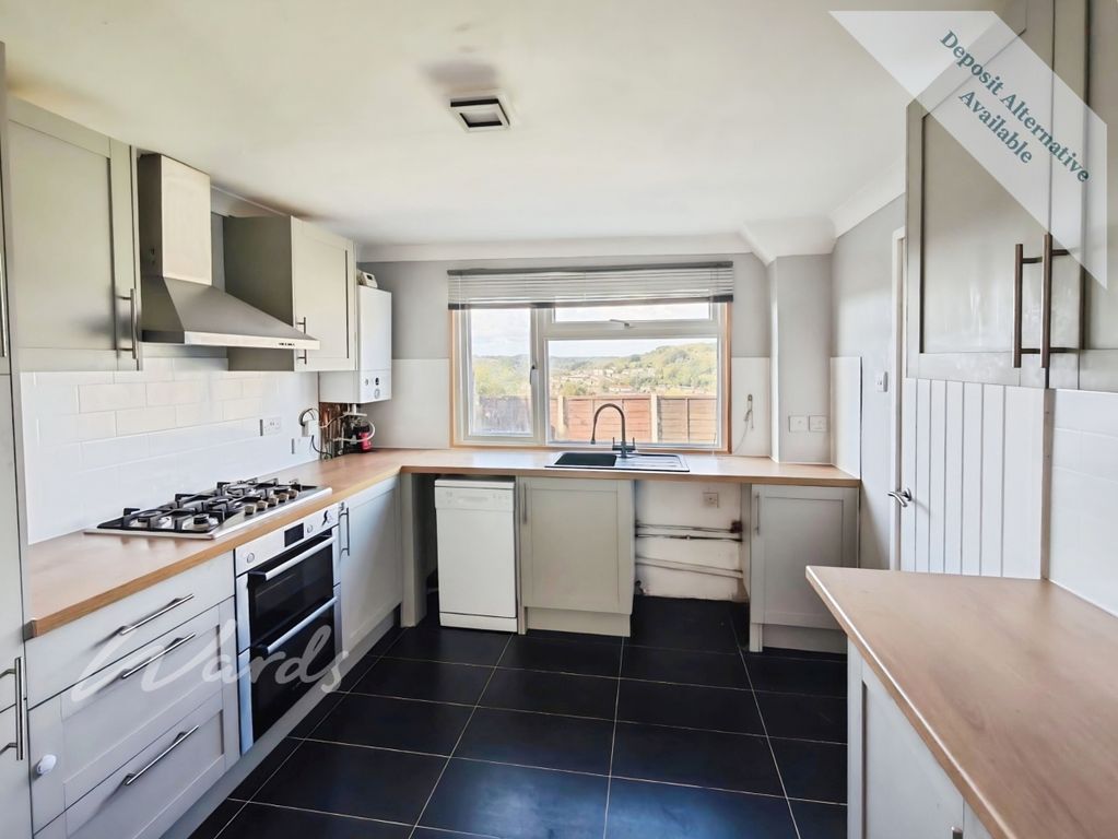 Property photo 2 of 9 Kitchen
