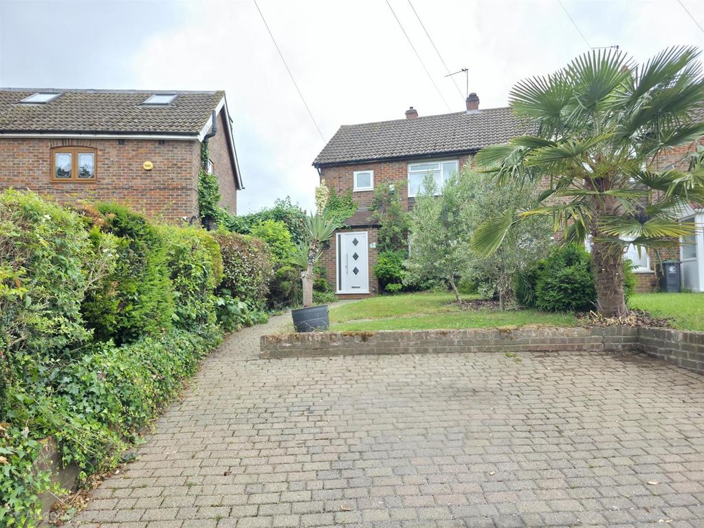 Property photo 2 of 17 1000103356.Jpg