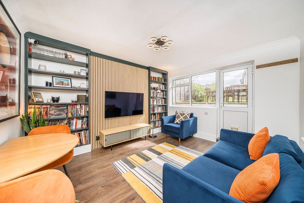 Property photo 2 of 9