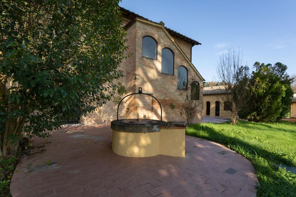 Property photo 3 of 40