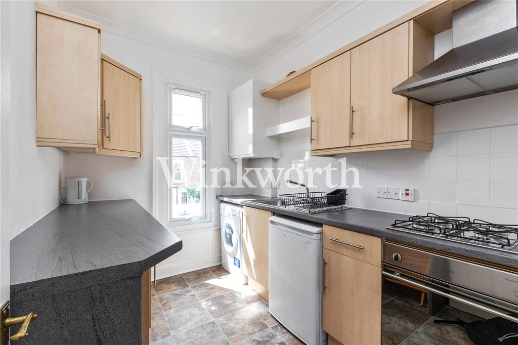 Property photo 3 of 12 Picture No. 10