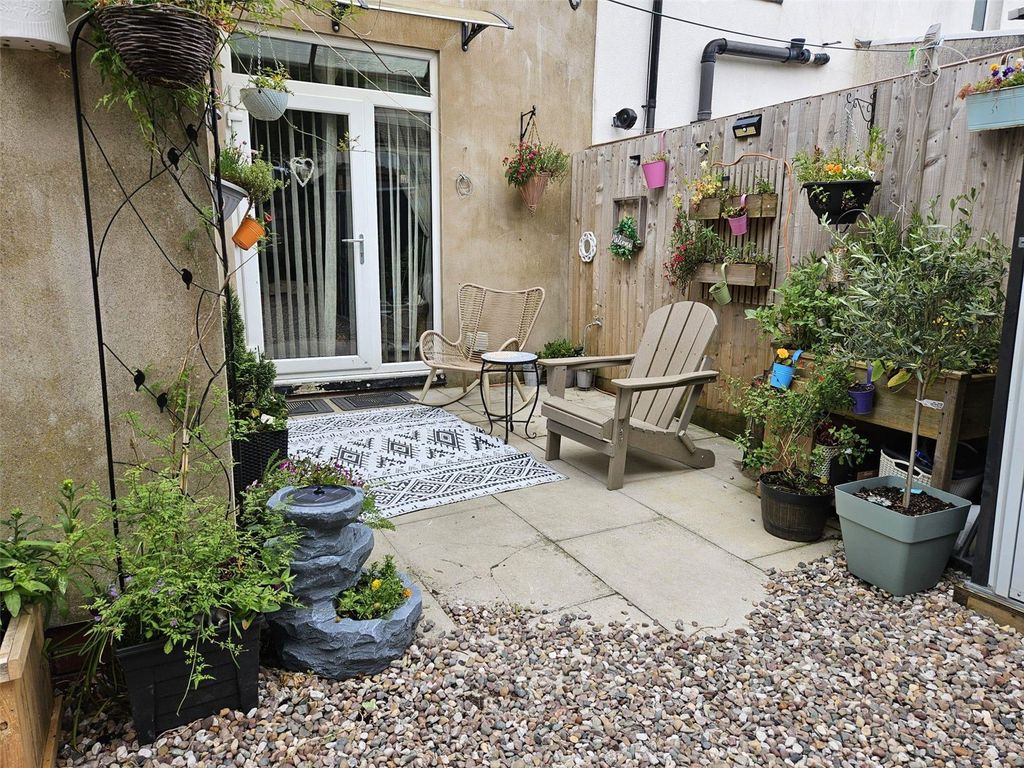 Property photo 2 of 23 Photo