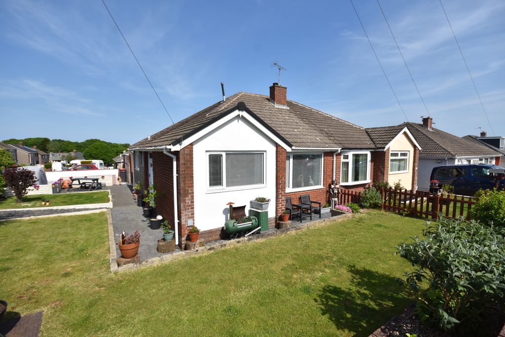 Property photo 1 of 28