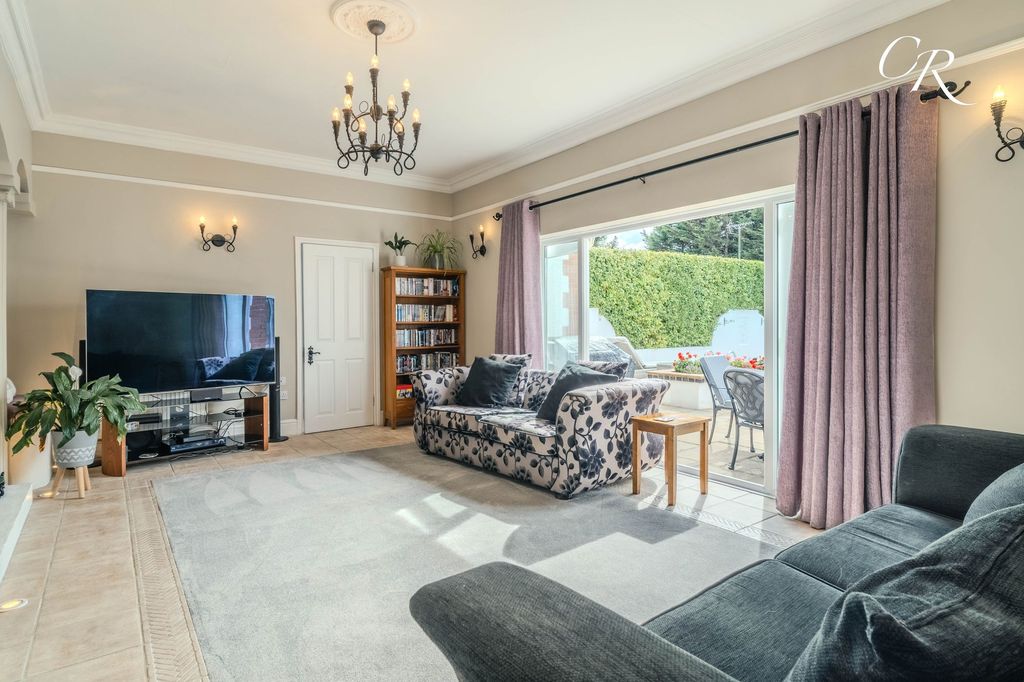 Property photo 3 of 34