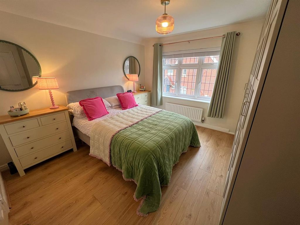Property photo 3 of 17 Bedroom One