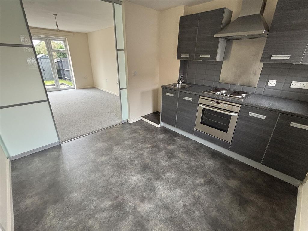 Property photo 2 of 11 Kitchen